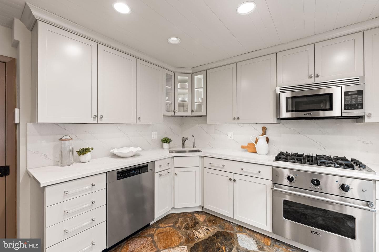 403 S Fairfax Street photo 24