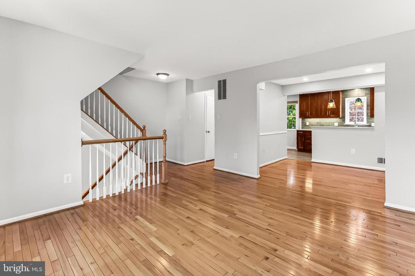 8 W Chapman Street #a photo 10