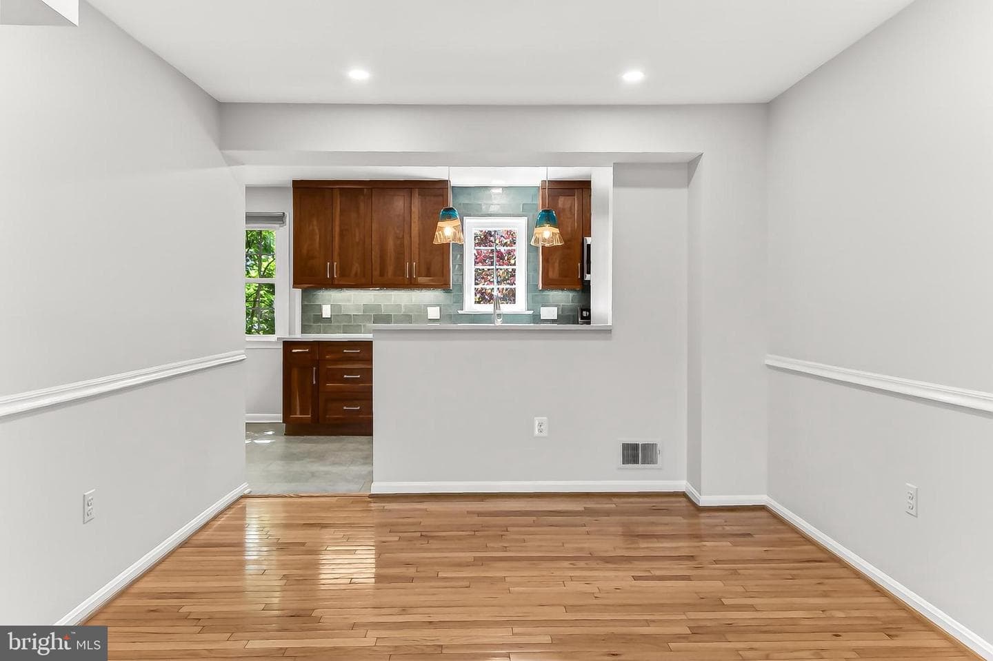 8 W Chapman Street #a photo 11