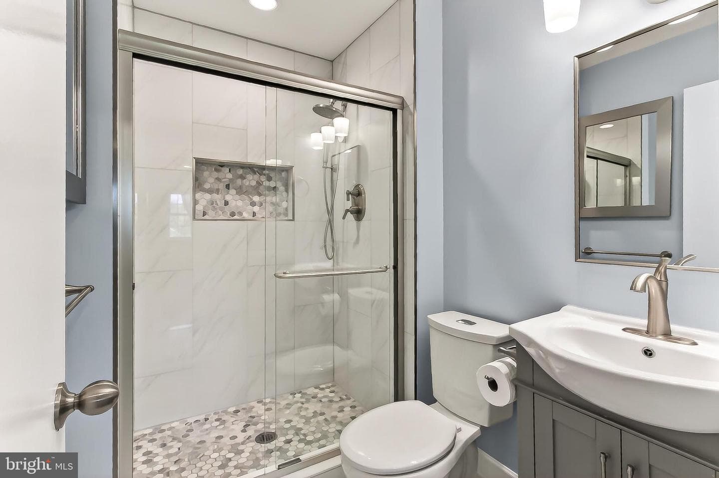 8 W Chapman Street #a photo 27