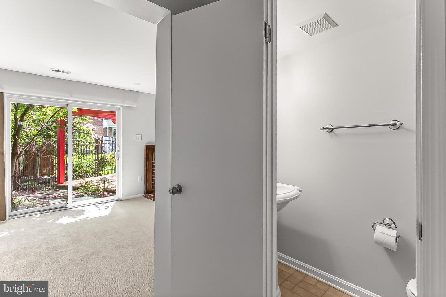 8 W Chapman Street #a photo 36
