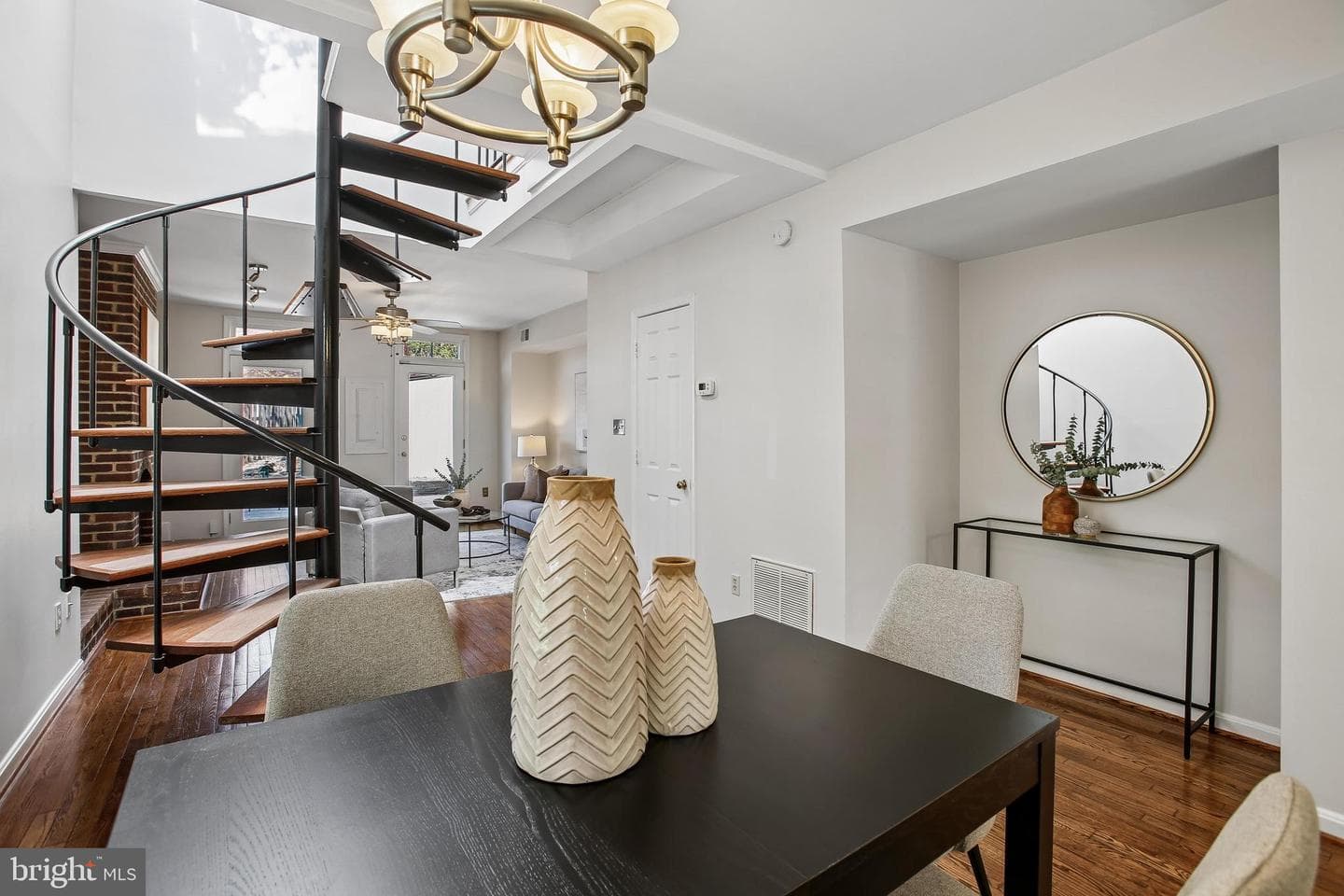 813 Wolfe Street photo 10