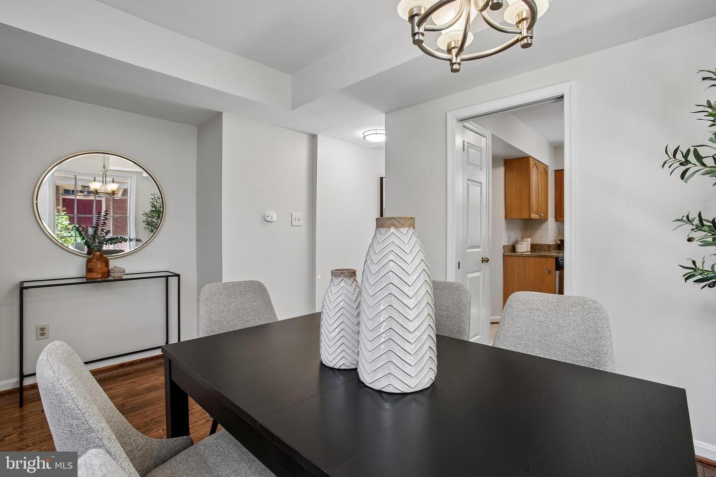 813 Wolfe Street photo 11