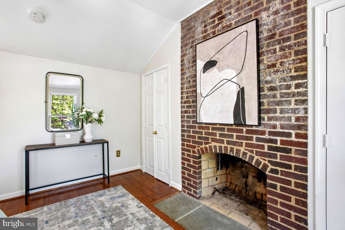 813 Wolfe Street photo 24