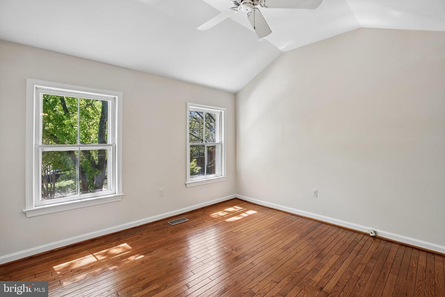 813 Wolfe Street photo 34