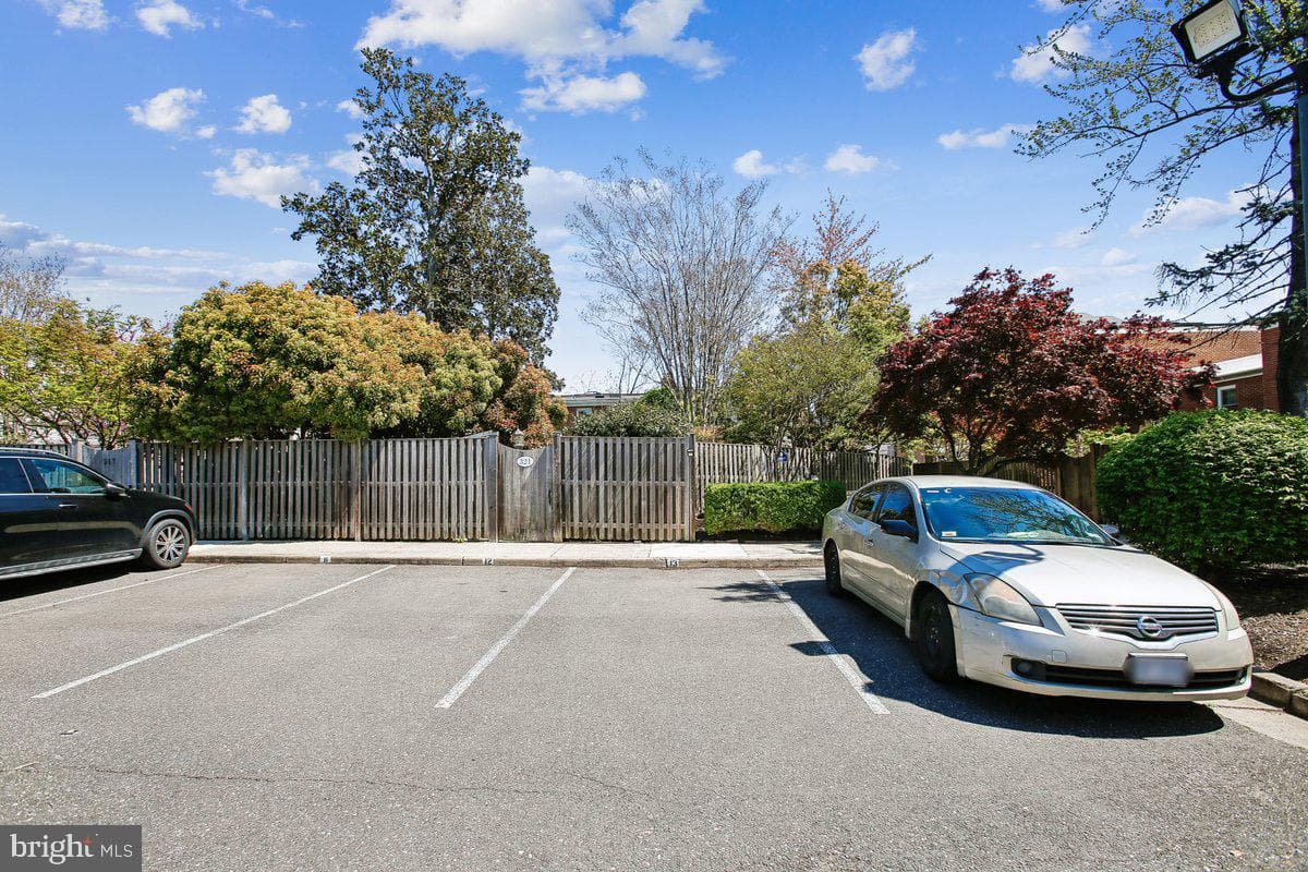 813 Wolfe Street photo 43