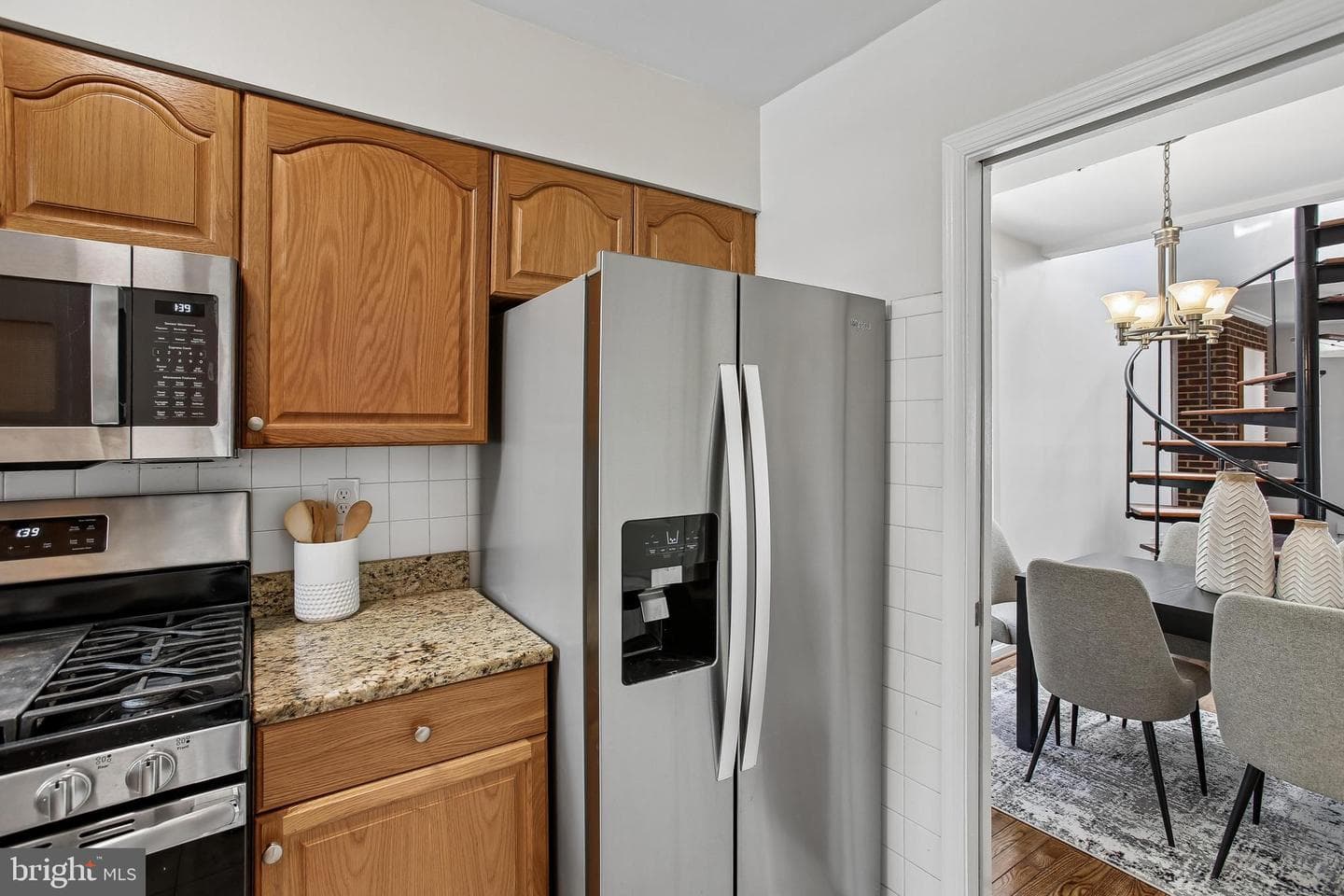 813 Wolfe Street photo 6