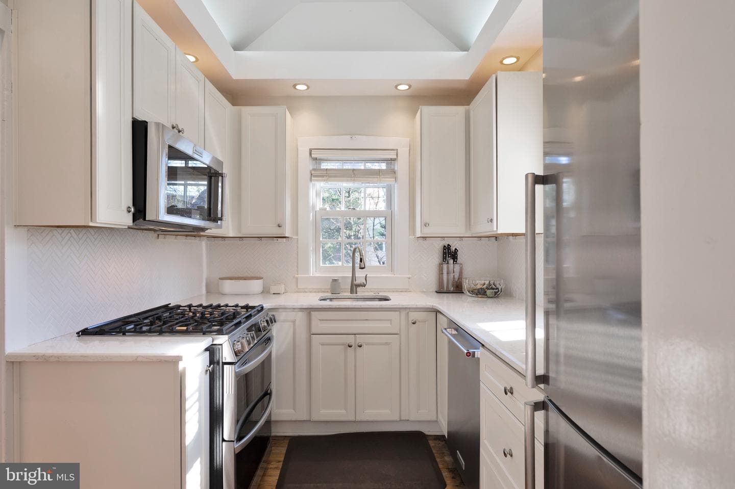 127 E Walnut Street photo 15