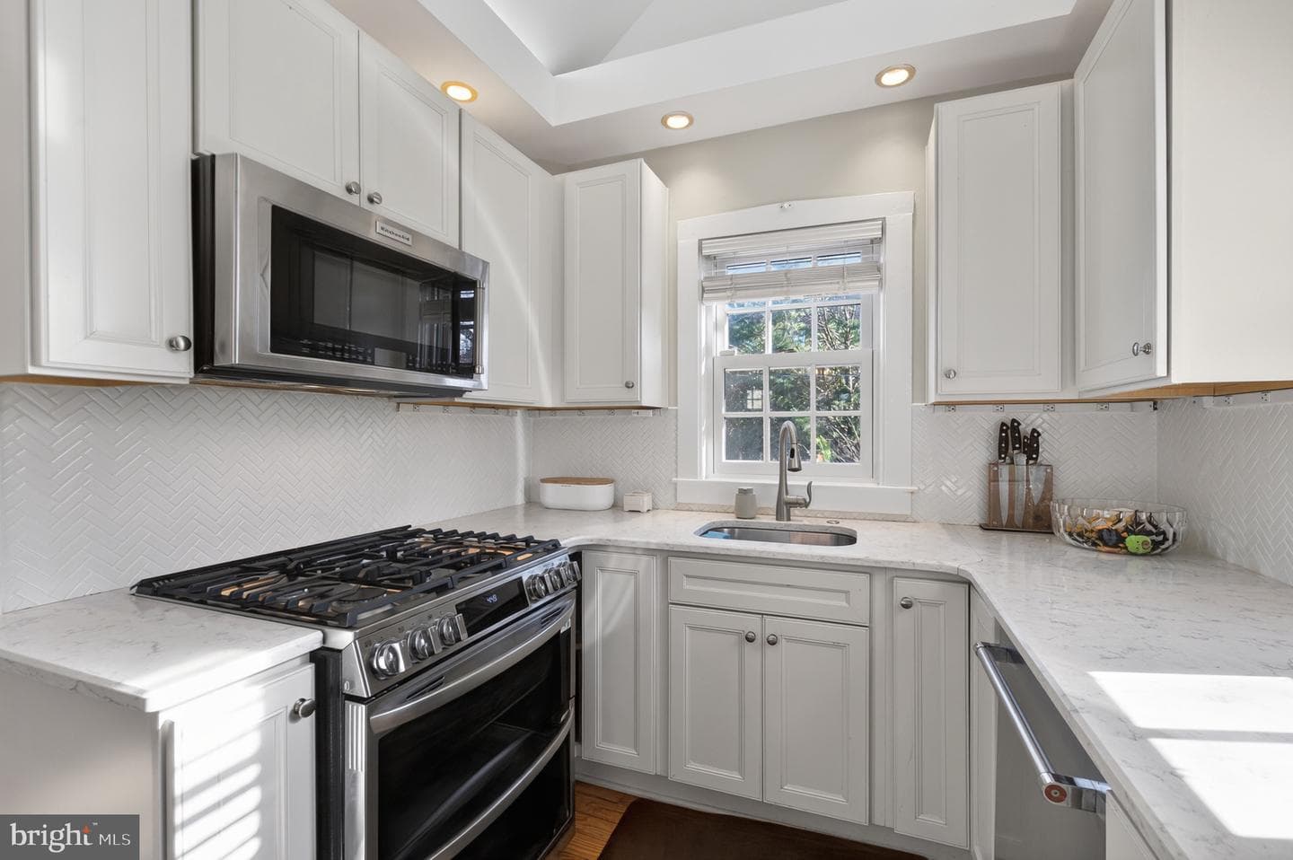 127 E Walnut Street photo 16