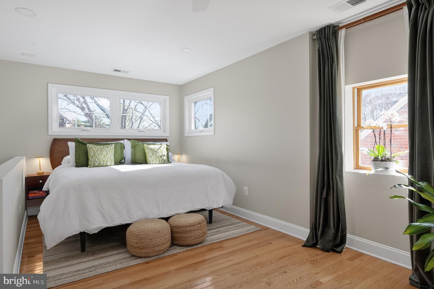 127 E Walnut Street photo 26