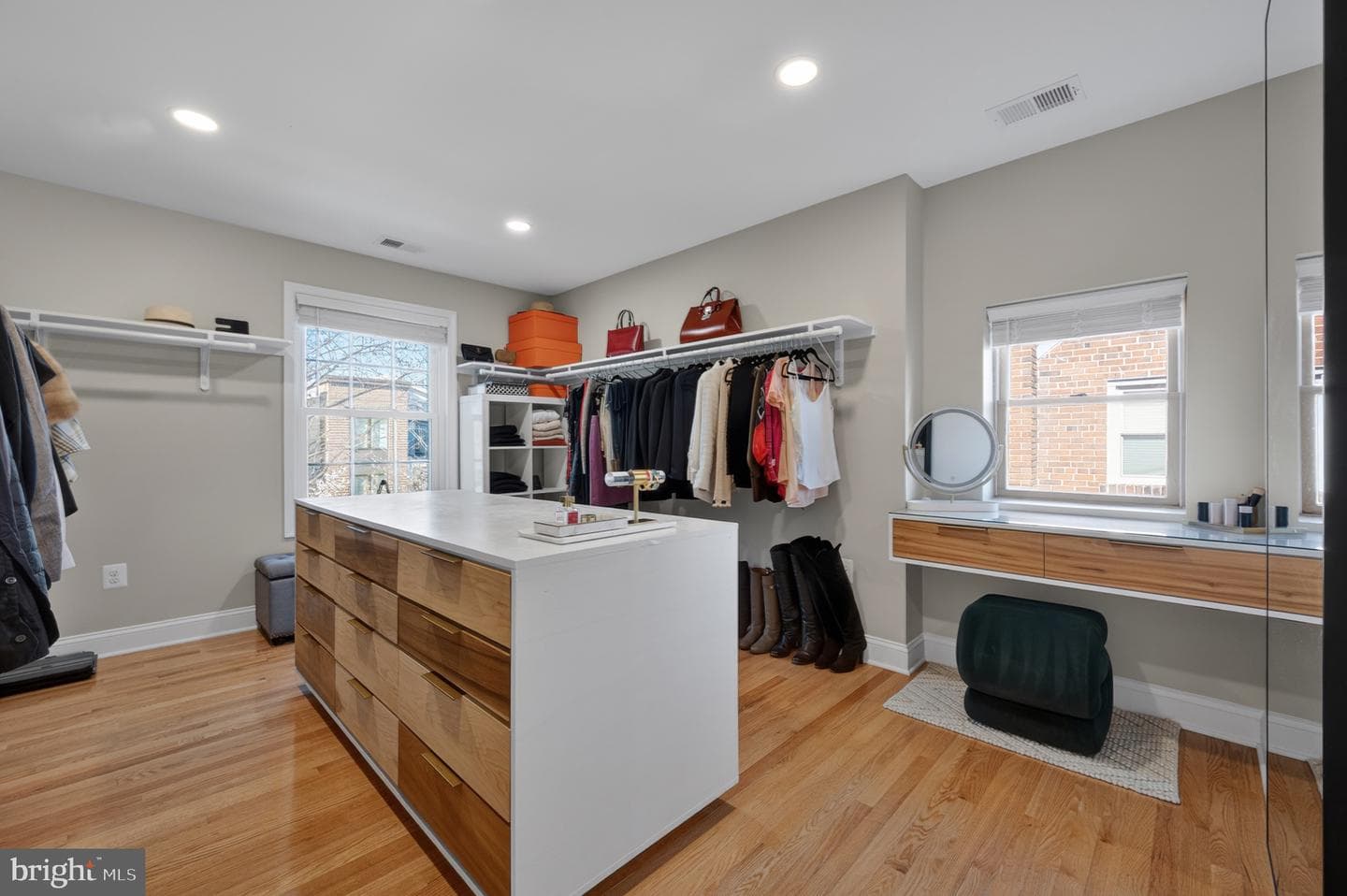 127 E Walnut Street photo 31