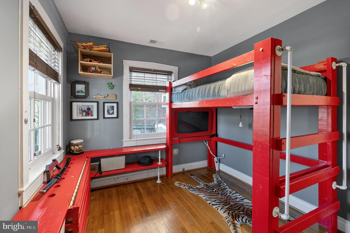 127 E Walnut Street photo 38