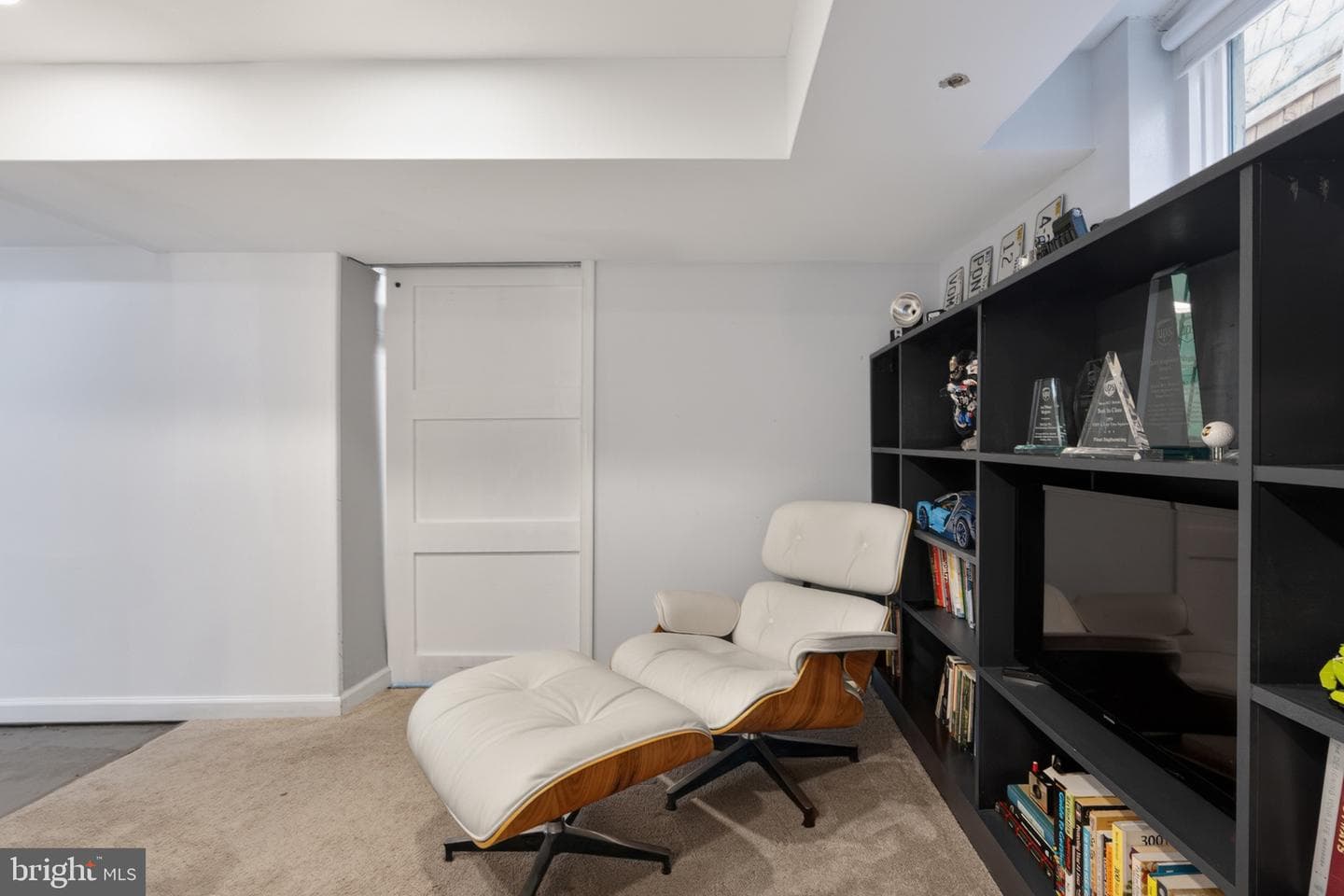 127 E Walnut Street photo 40