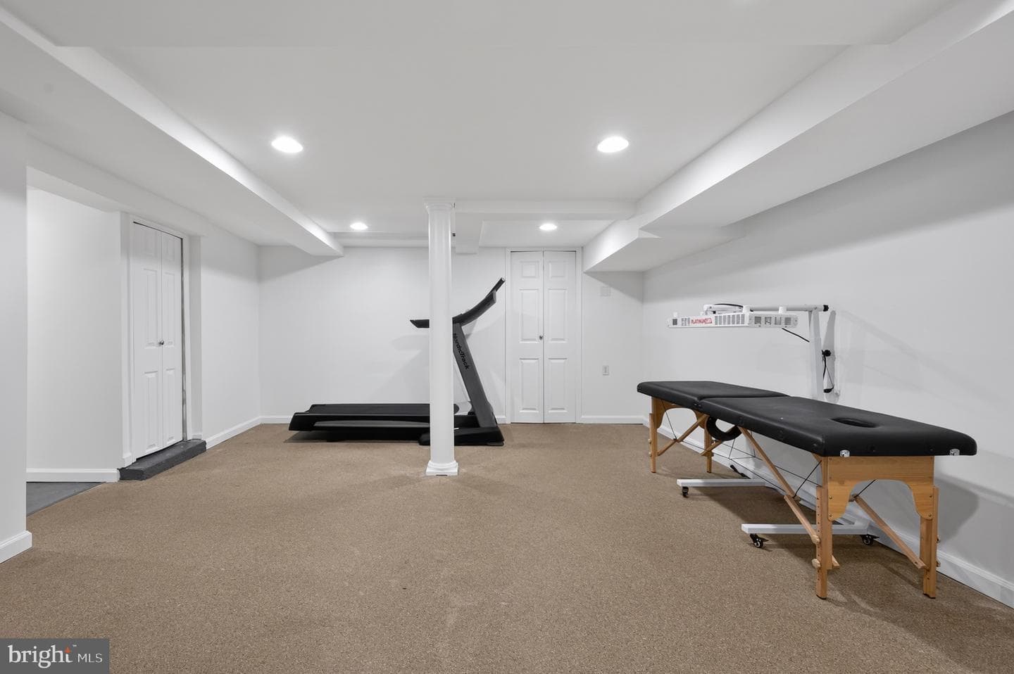 127 E Walnut Street photo 45
