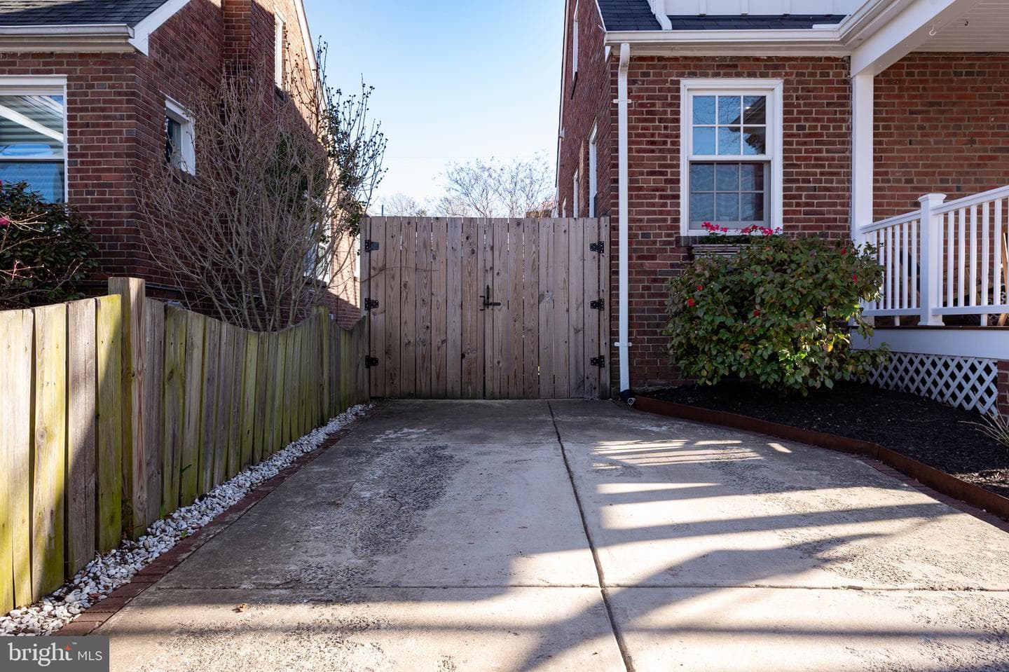 127 E Walnut Street photo 50