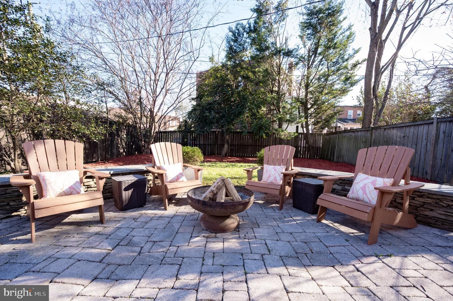 127 E Walnut Street photo 56
