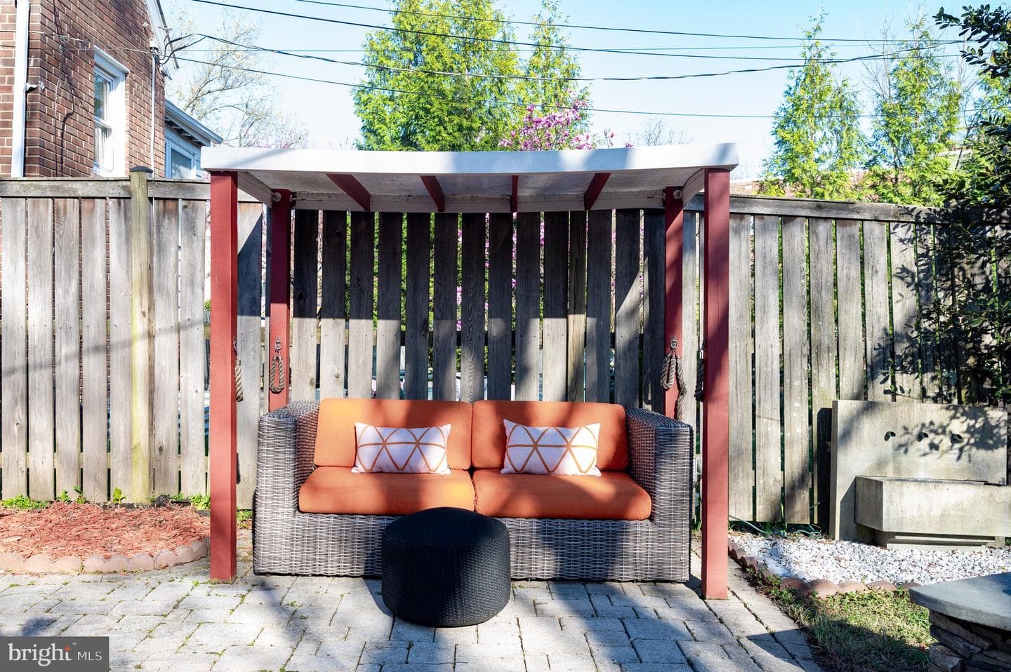 127 E Walnut Street photo 60