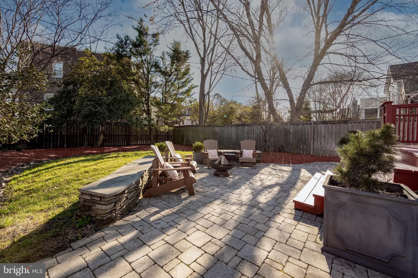 127 E Walnut Street photo 61