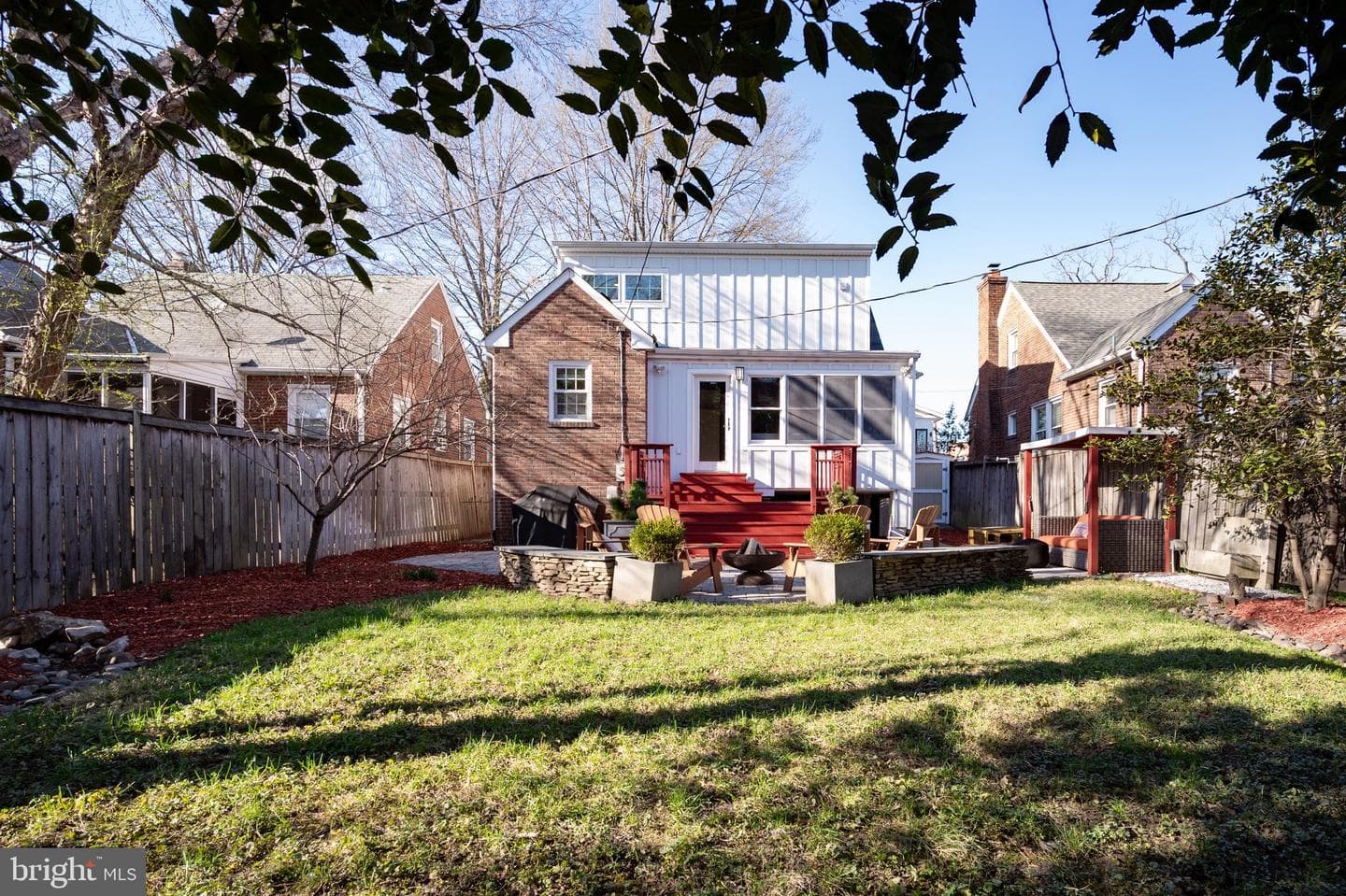 127 E Walnut Street photo 65