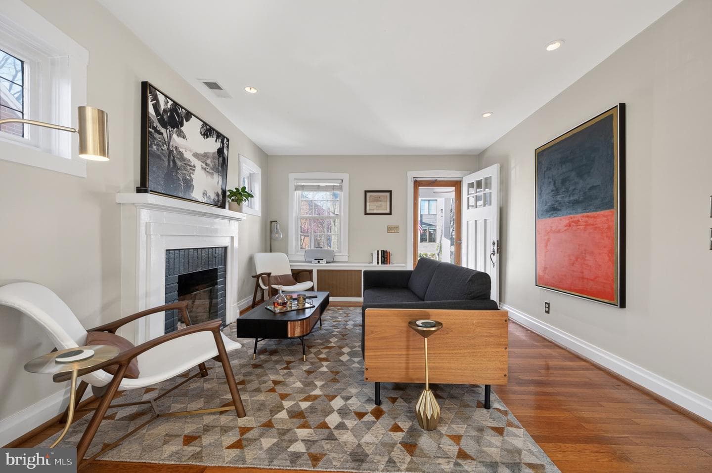 127 E Walnut Street photo 7