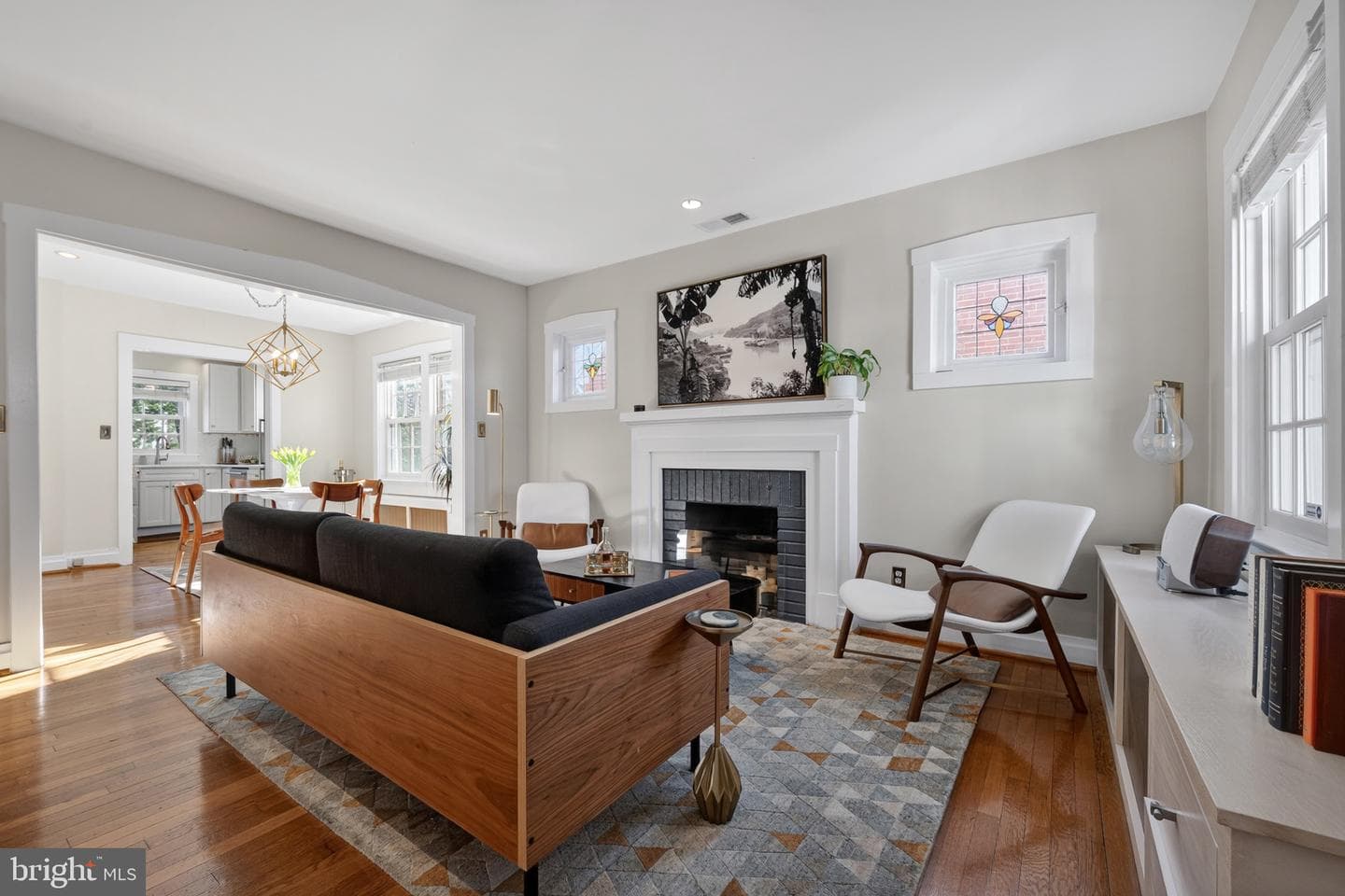 127 E Walnut Street photo 9