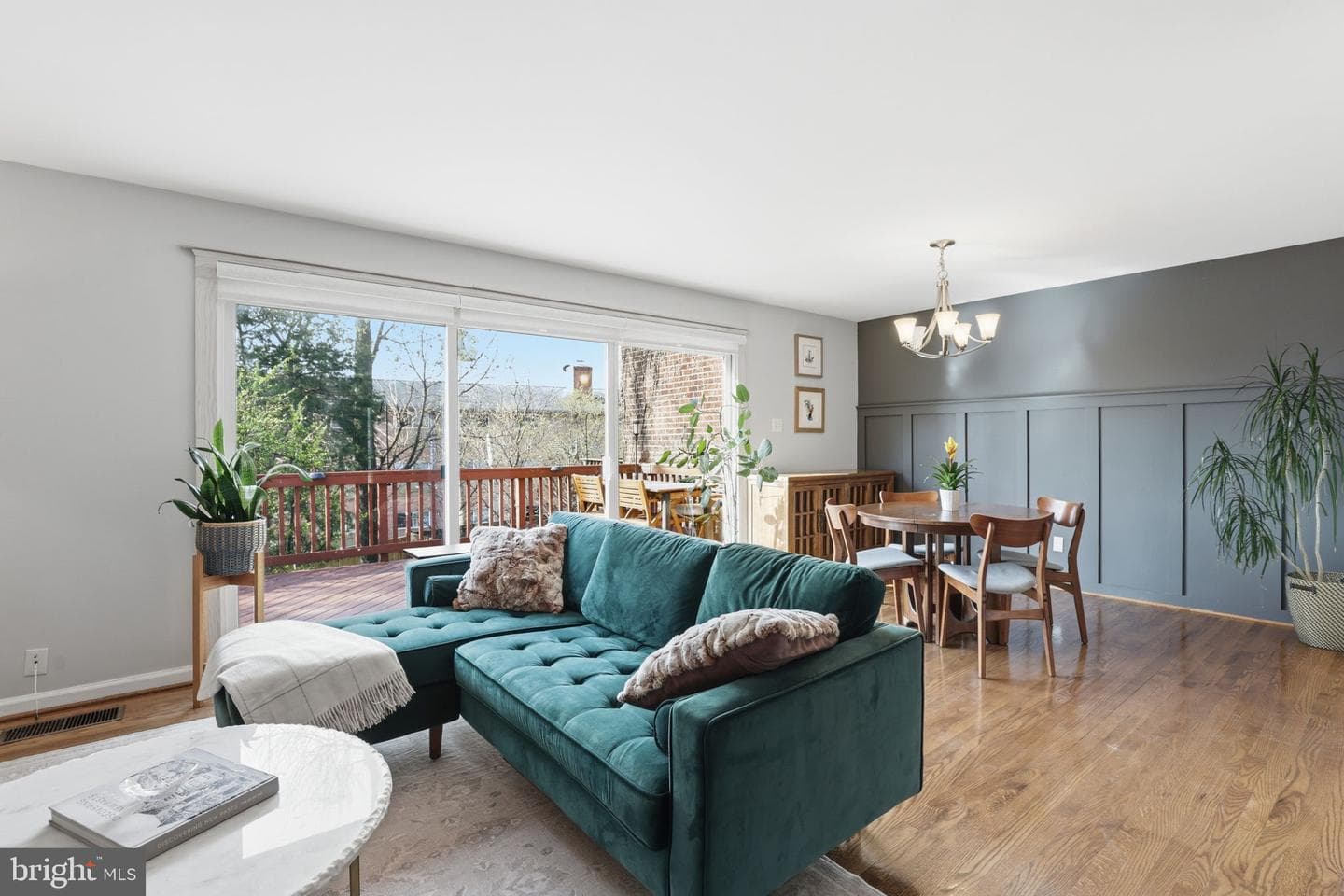 2928 Nob Hill Court photo 2