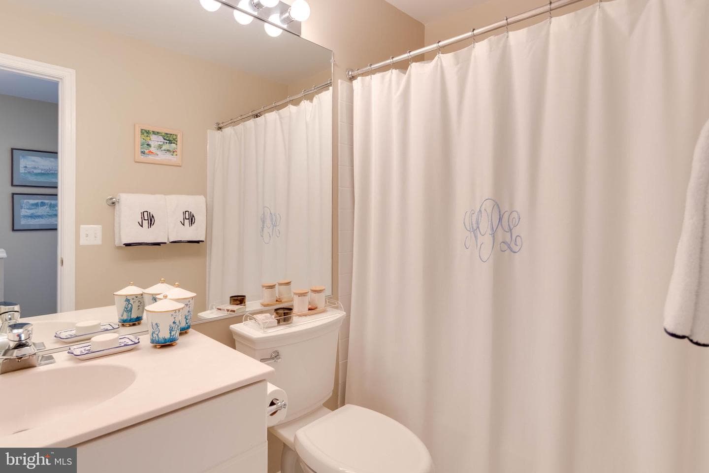 4613 Lambert Place photo 32