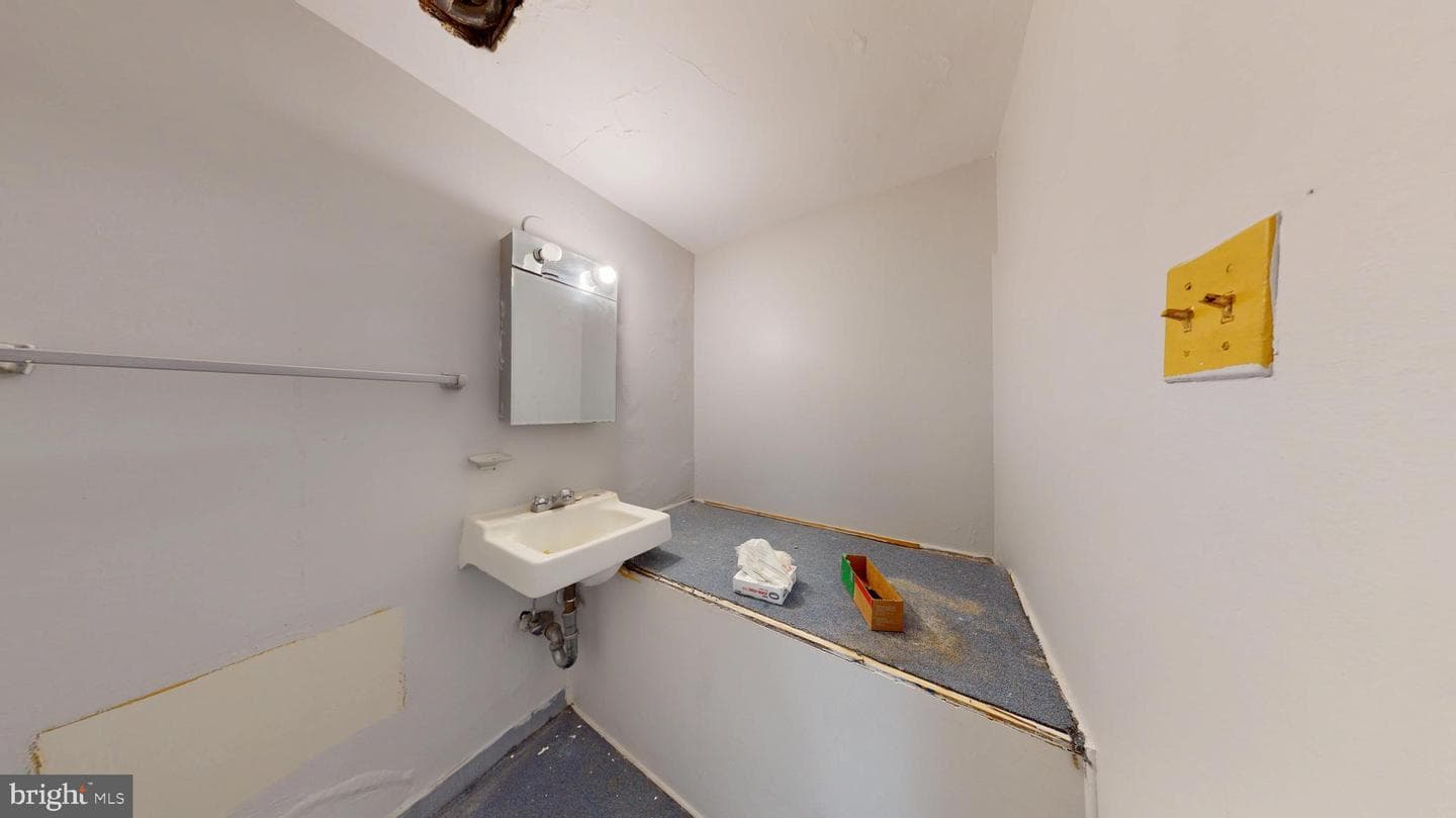4600 Duke Street #419 / 420 photo 42