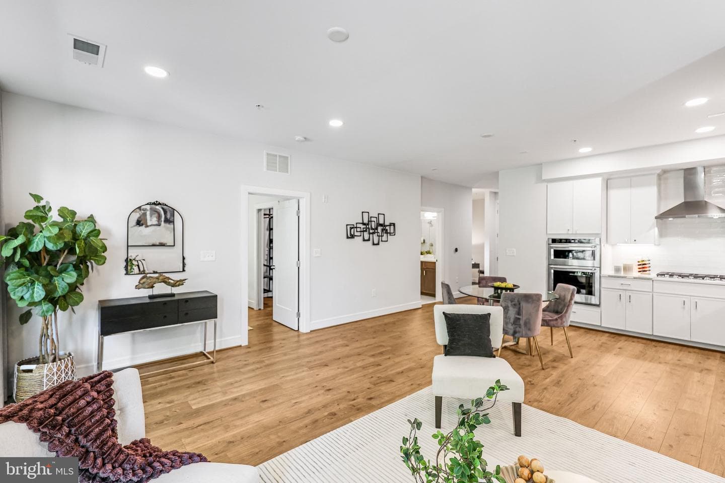625 Slaters Ln # 107 photo 7
