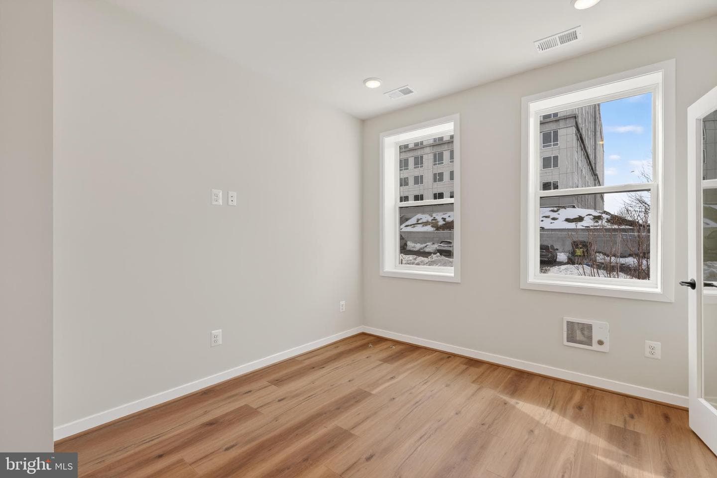 146 Pepperell Street photo 16