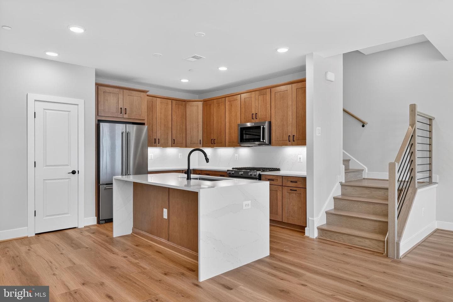 146 Pepperell Street photo 2