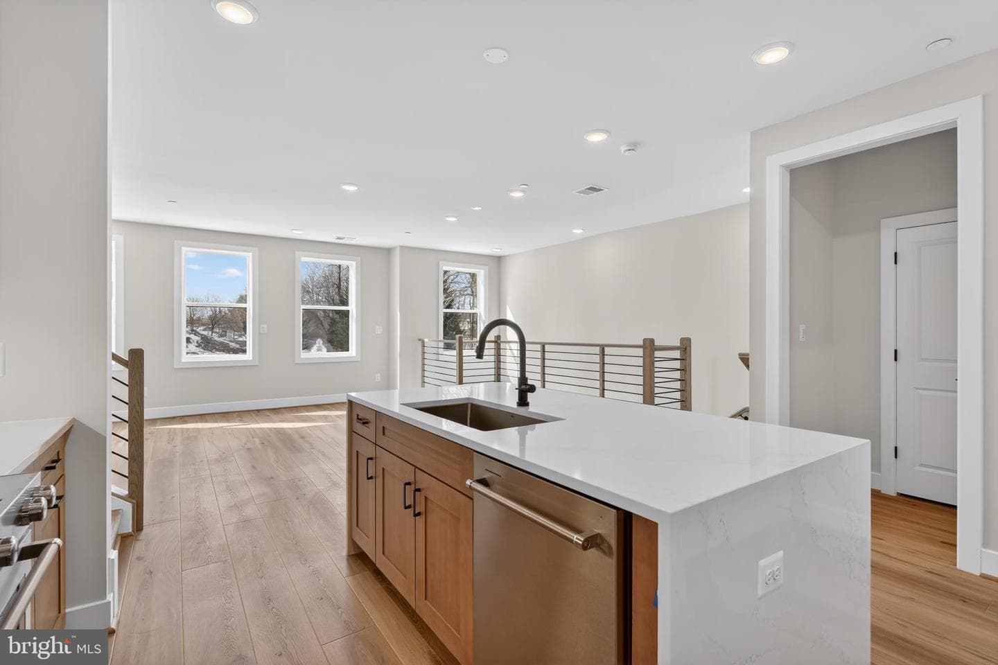 146 Pepperell Street photo 6