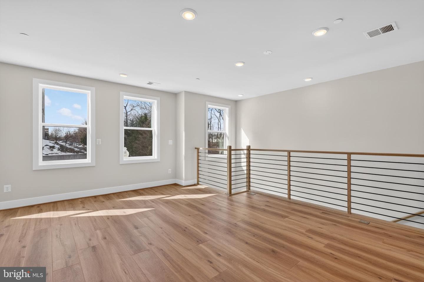 146 Pepperell Street photo 9