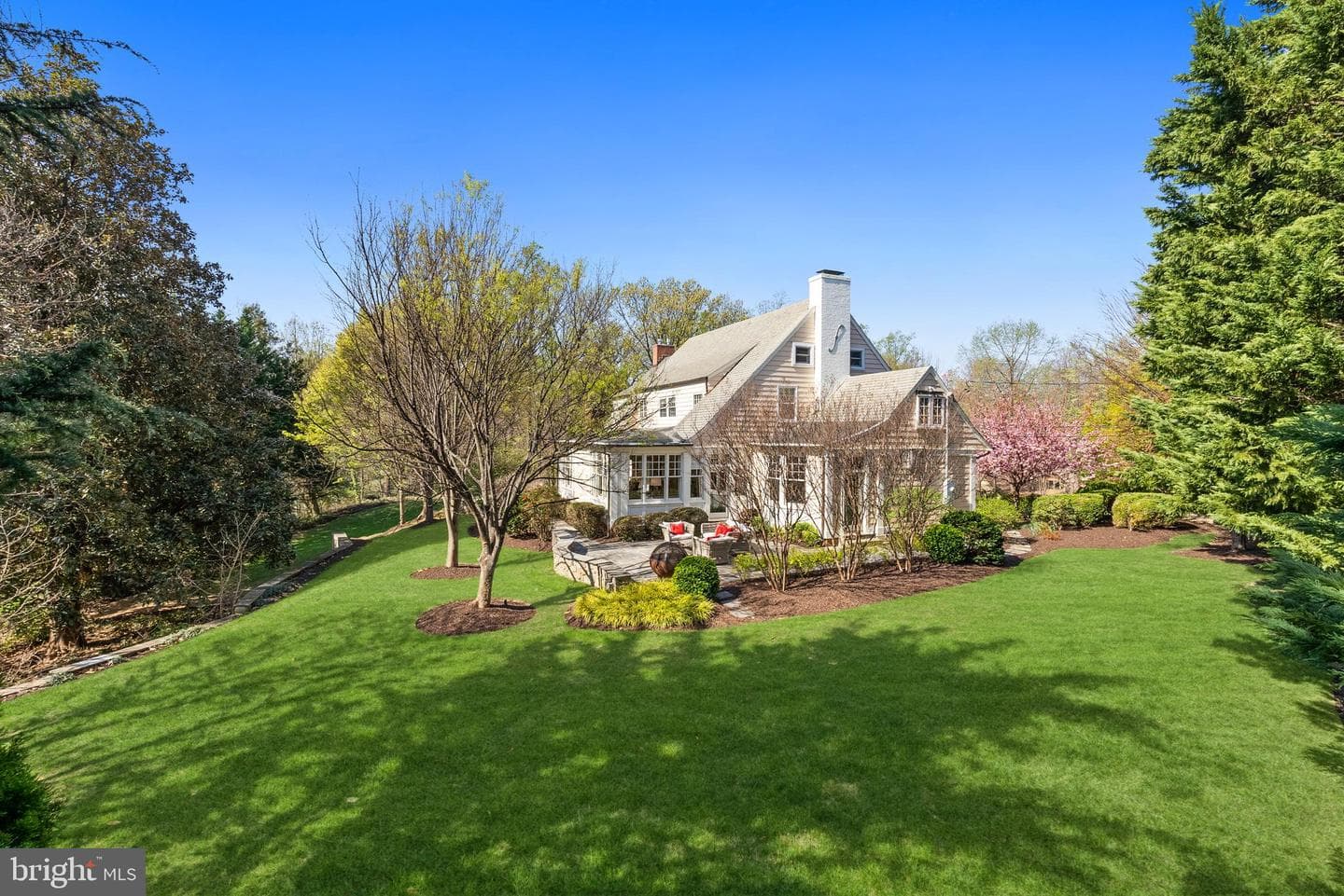 2307 Russell Road photo 2
