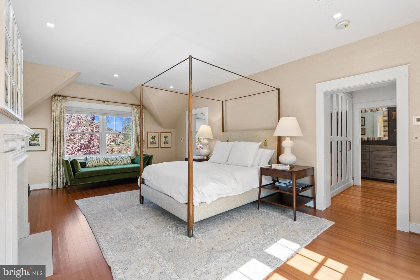 2307 Russell Road photo 32