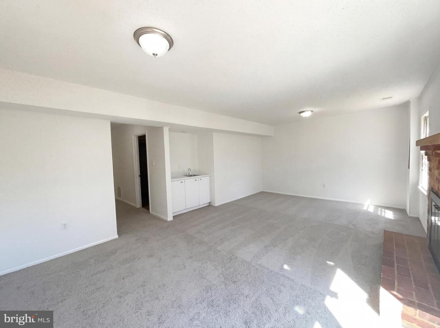 645 N Armistead Street photo 35