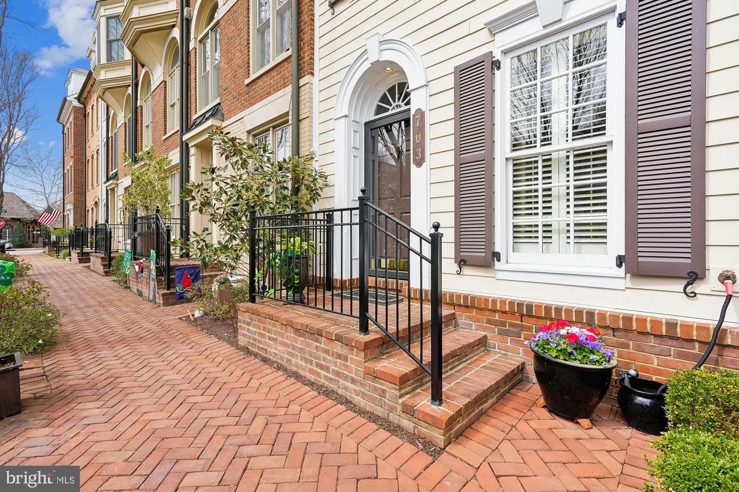703 Rose Square photo 3