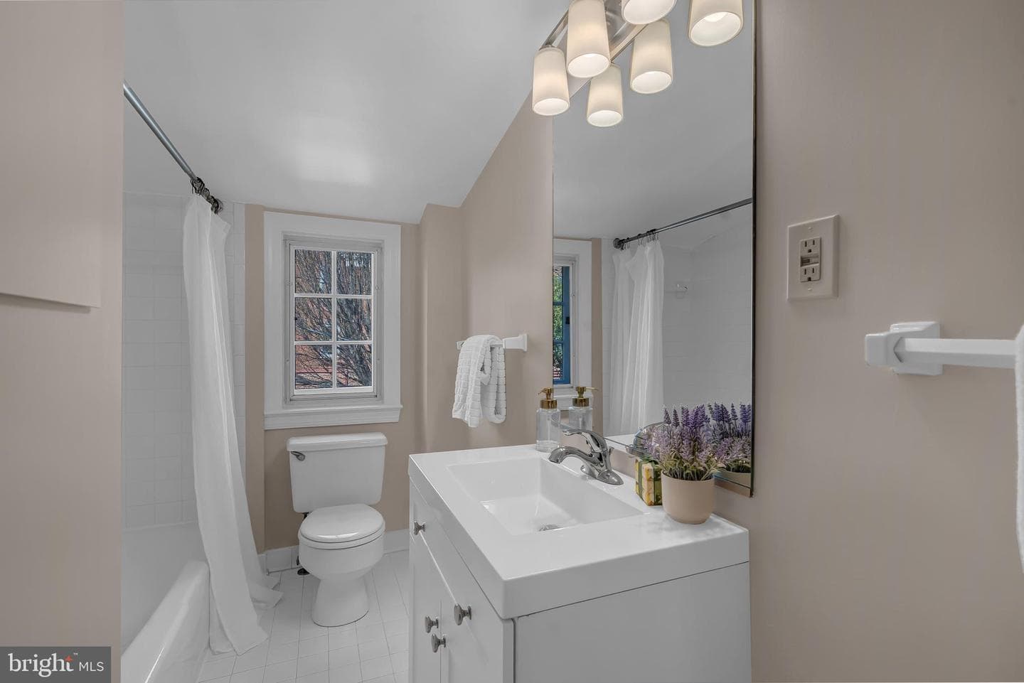 903 S Saint Asaph Street photo 16