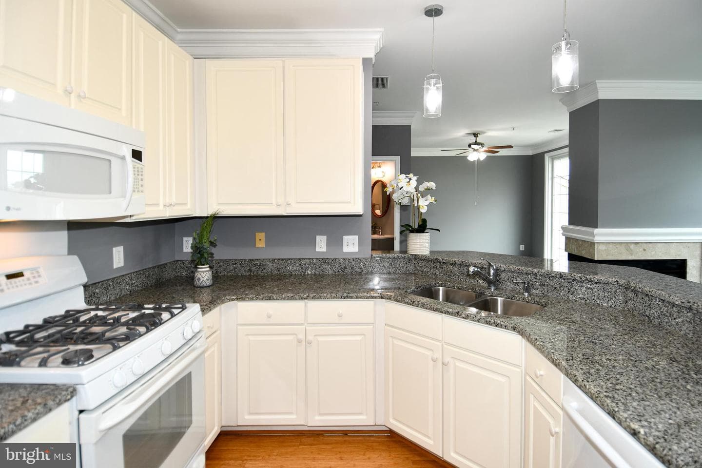 1809 Kenwood Avenue #301 photo 12