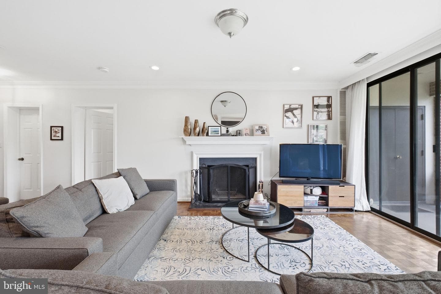 601 Wilkes Street #301 photo 13