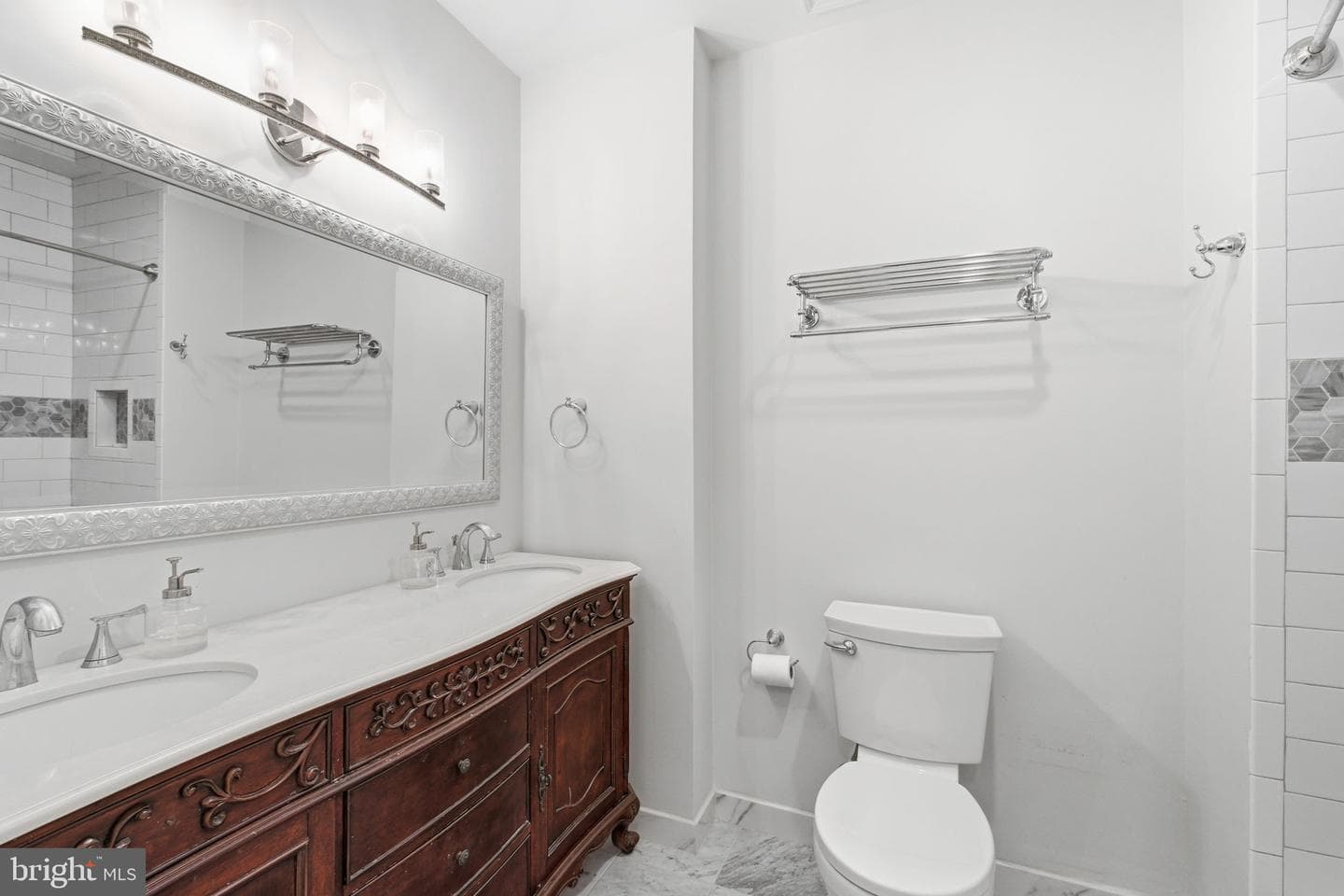 601 Wilkes Street #301 photo 18