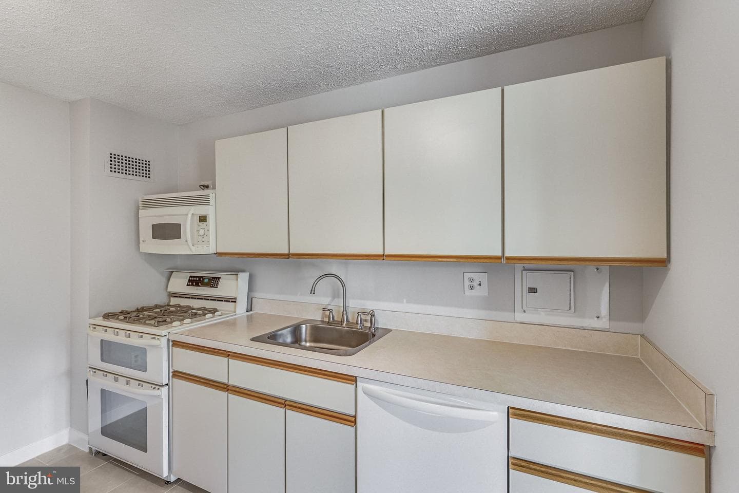 1225 Martha Custis Drive #417 photo 14