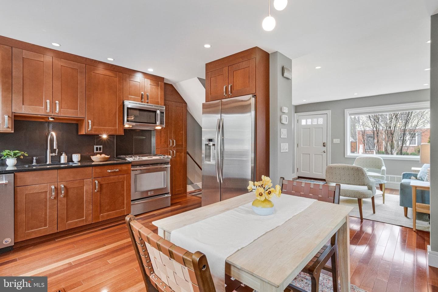 5 Custis Avenue E photo 11
