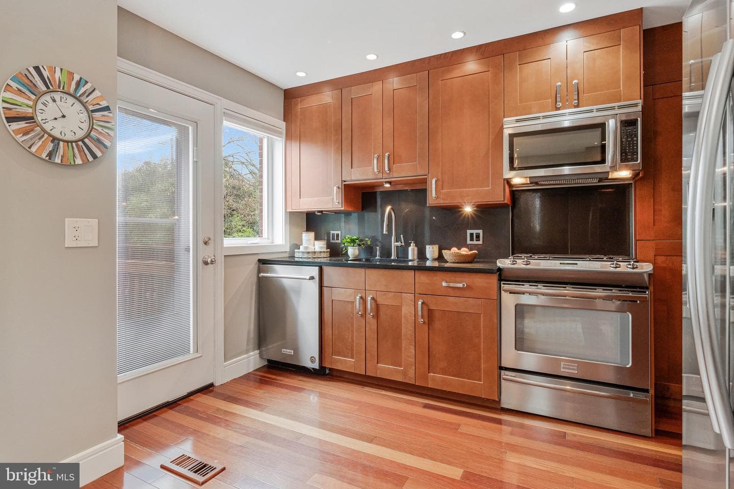 5 Custis Avenue E photo 16