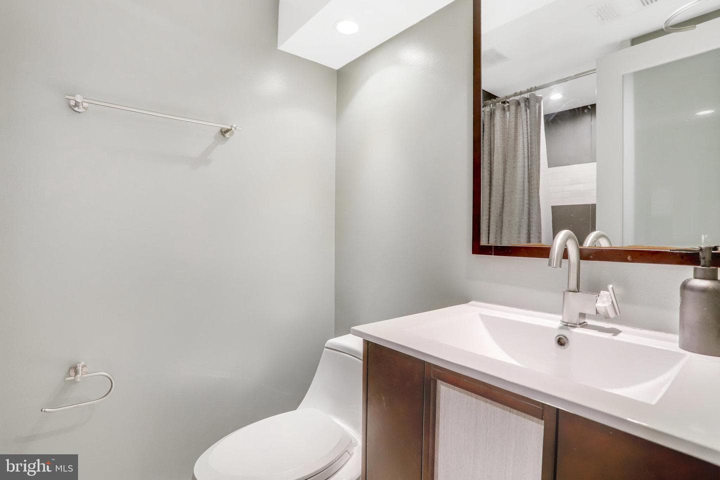5 Custis Avenue E photo 27