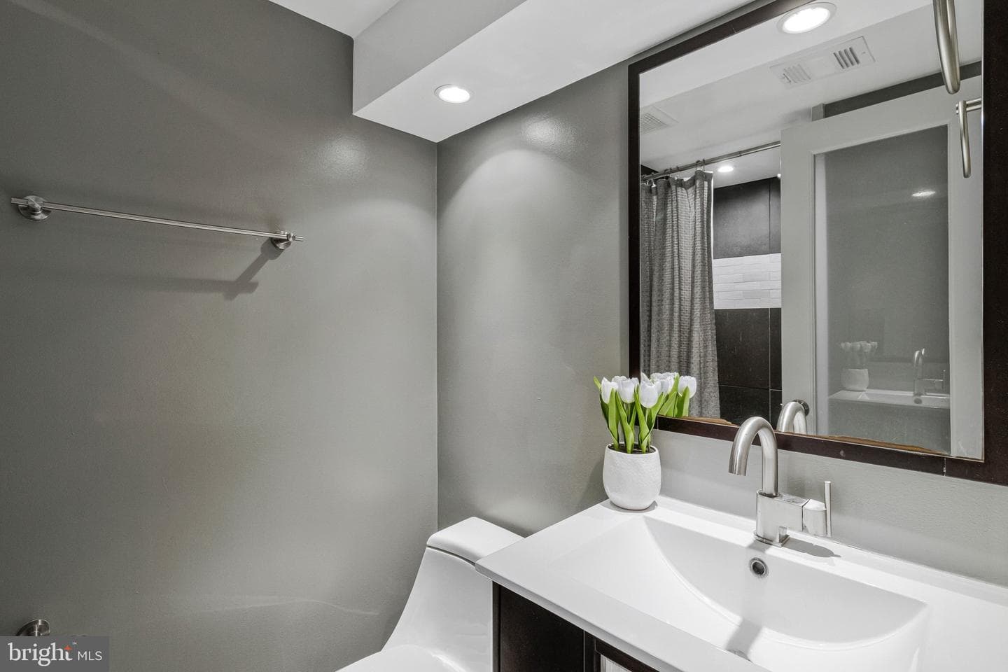 5 Custis Avenue E photo 41