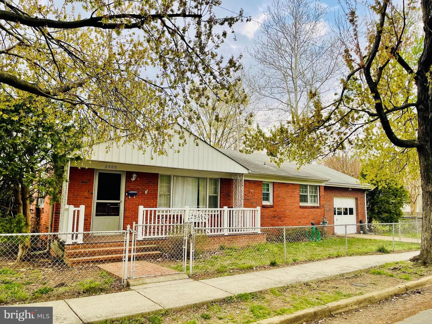 2000 La Grande Avenue photo 3