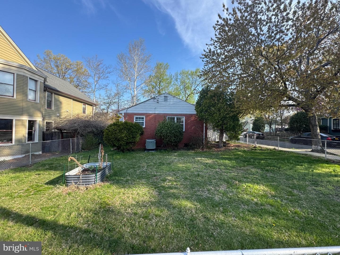 2000 La Grande Avenue photo 4