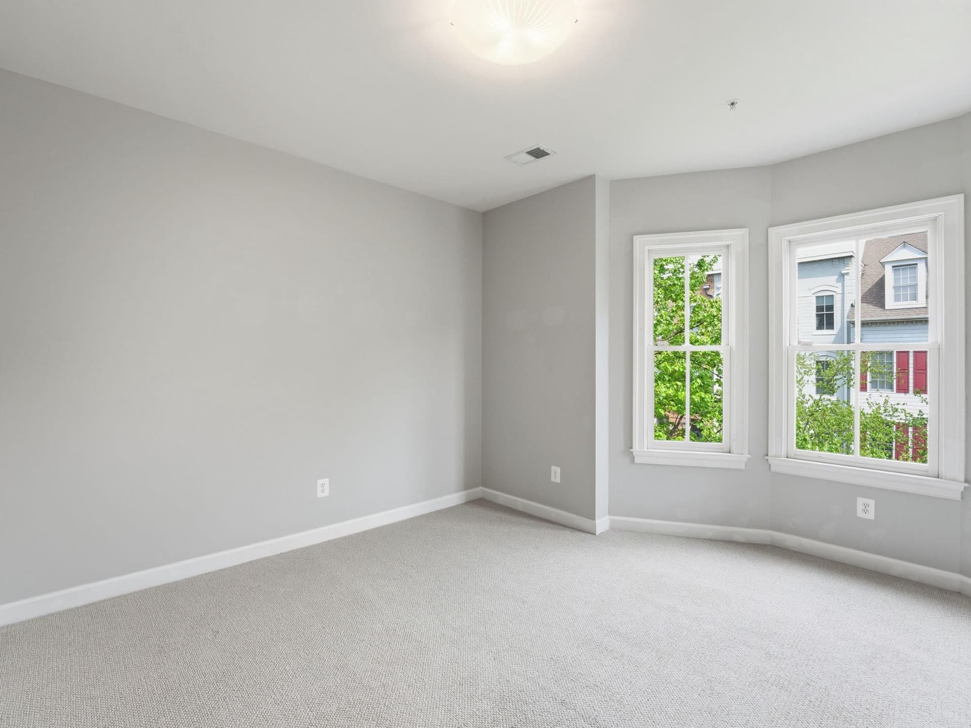 402 Oronoco Street photo 25