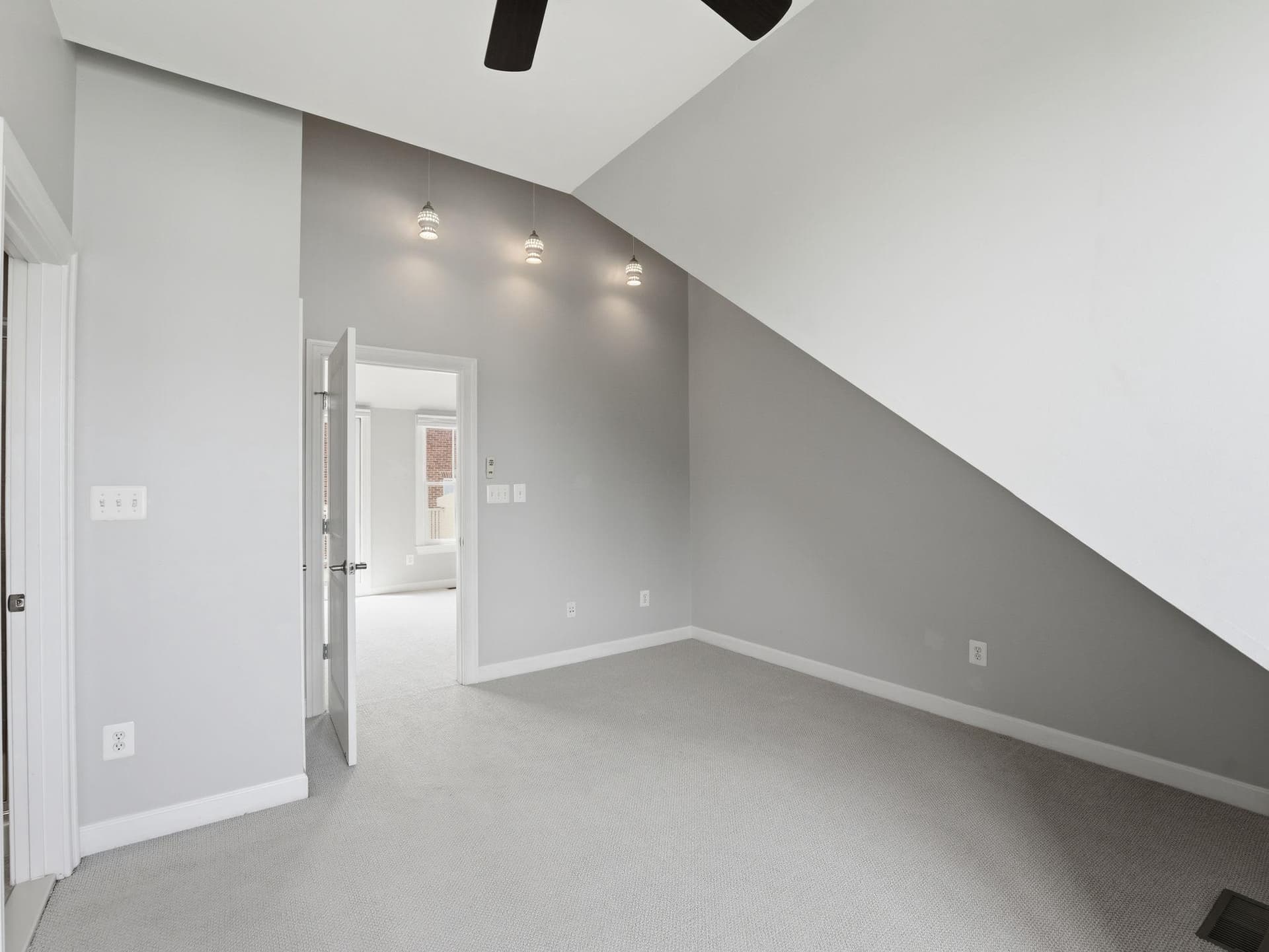 402 Oronoco Street photo 32